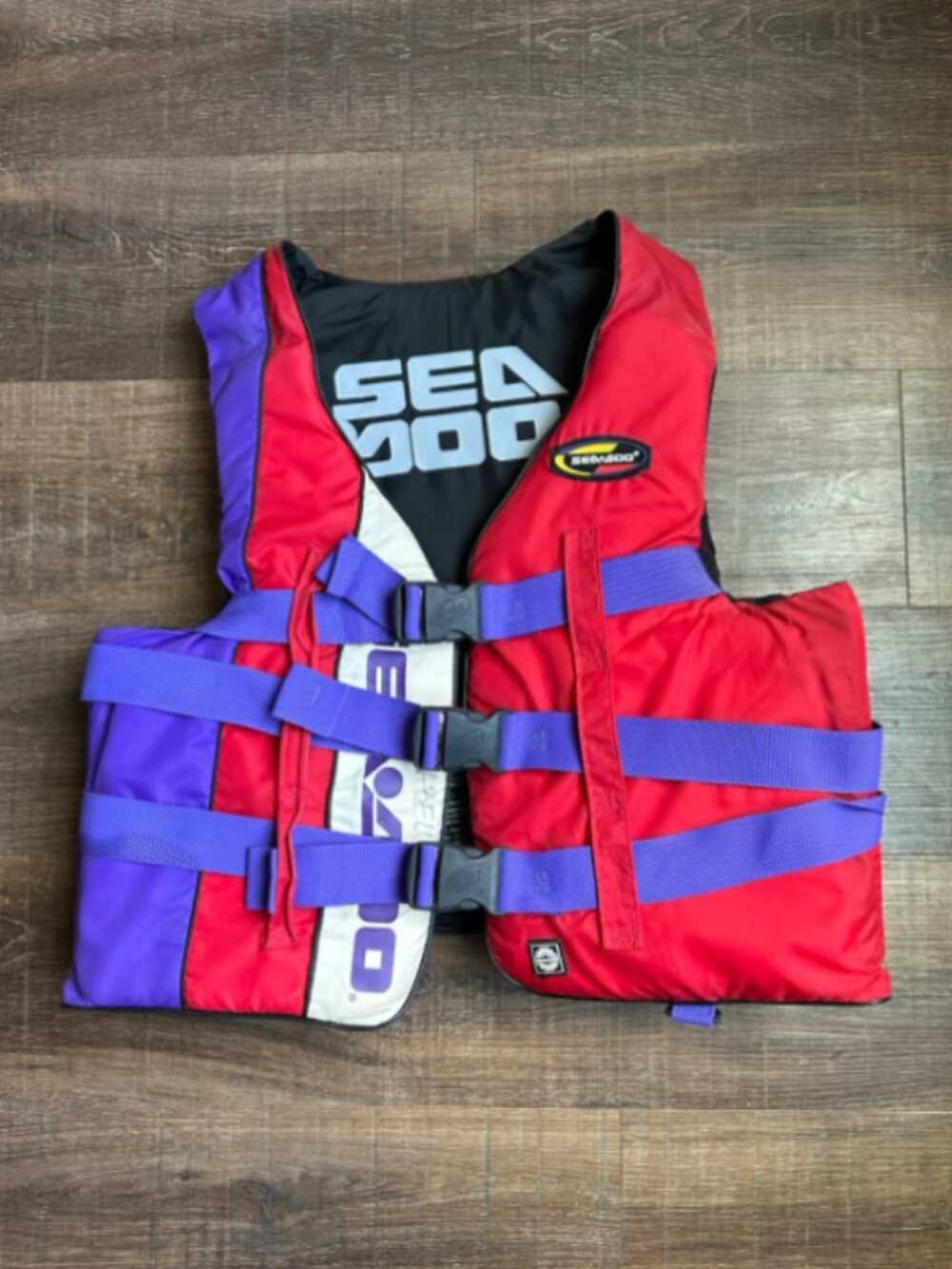 Vintage 90’s sea doo everyone’s doin or life jacket size XL